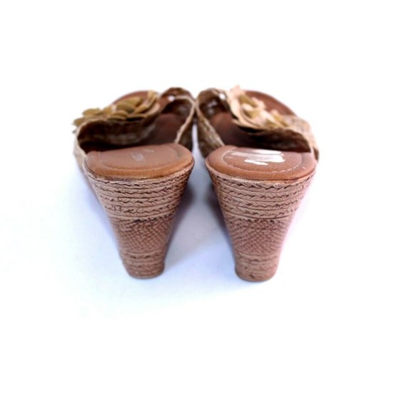 Madeline Stuart Womens Tan Flower Accent Slide Wed - Picture 4 of 5